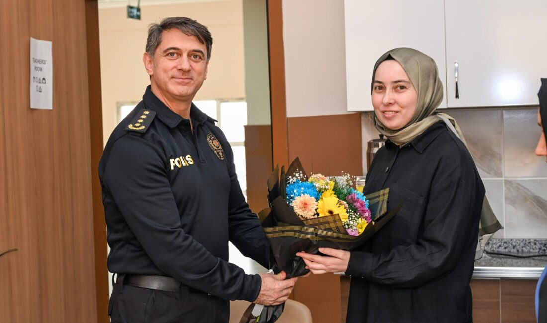 Yozgat İl Emniyet Müdürü Necmettin Koç, 24 Kasım Öğretmenler Günü