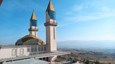 Yozgat’a yakın konumda bulunan ve Mekke ile Medine tarihine dair