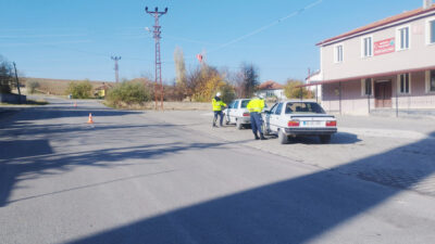 Sarıkaya İlçe Jandarma Komutanlığı Trafik Timlerince köy yolunda gerçekleştirilen trafik