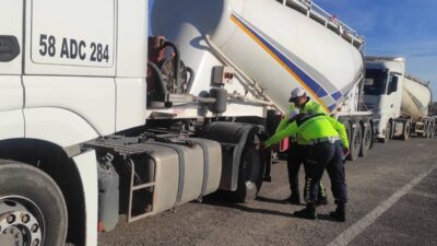 Şefaatli İlçe Jandarma Komutanlığı Trafik Timi tarafından kış mevsiminin başlamasıyla