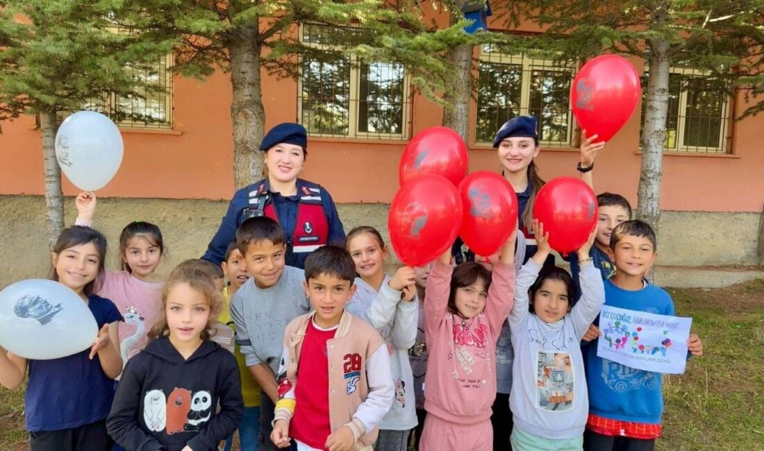 20 Kasım Dünya Çocuk Hakları Günü kapsamında Çayıralan İlçe Jandarma