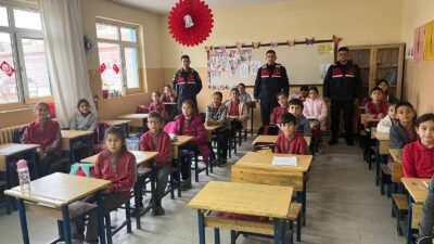 Yenifakılı İlçe Jandarma Komutanlığı ekipleri, sorumluluk alanında bulunan Fehimli Köyü