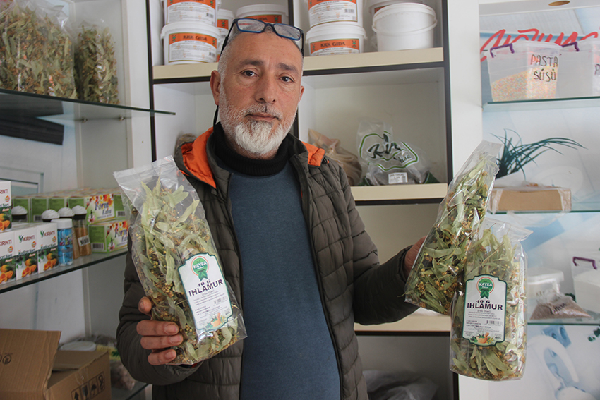 Yozgat’ta havaların soğumasıyla birlikte vatandaşlar, hastalıklardan korunmak için soluğu aktarlarda