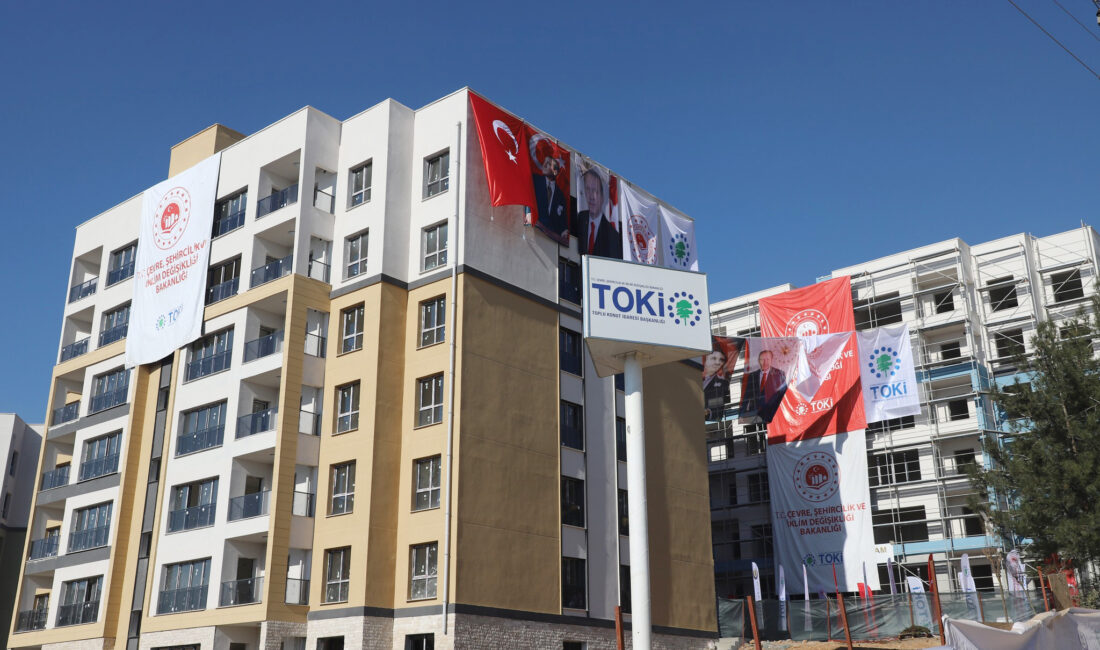 Türkiye genelinde 500 bin kişiyi ev sahibi yapmayı hedefleyen **“Yüzyılın