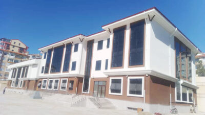 Yozgat’ta eğitim yatırımları hız kesmeden devam ediyor. Şehir merkezinde yapımı