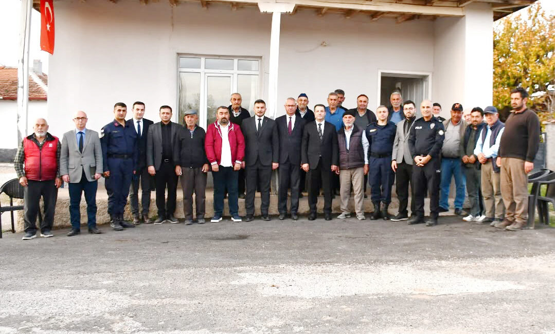 Sorgun Kaymakamı Abdurrezzak Canpolat, beraberindeki daire amirleriyle birlikte Karaveli, Çavuş,