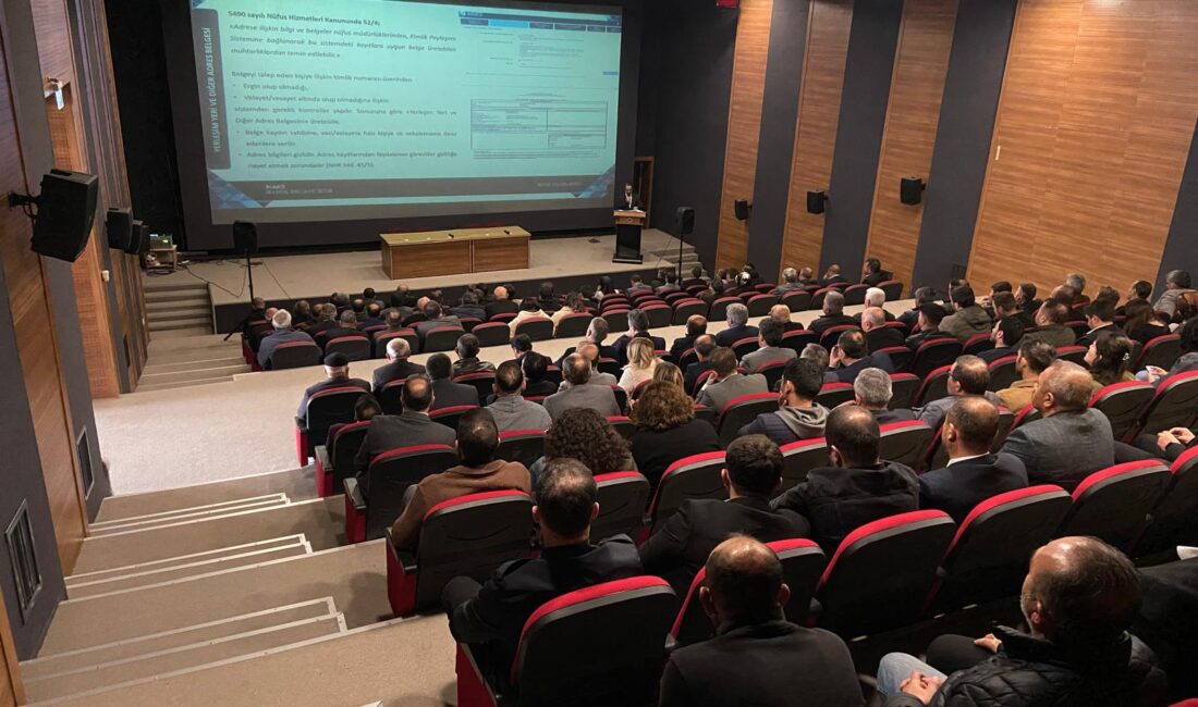 Yozgat Valiliği koordinesinde Akdağmadeni ilçesinde kamu personeli ve muhtarlara yönelik