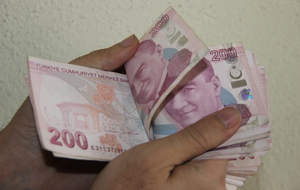 AK Parti’nin 2023 seçim vaatleri arasında yer alan “vatandaşlık maaşı”