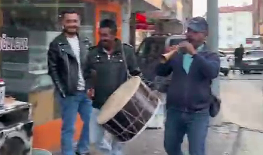 Yozgat’ta eşinin iş yerine davul zurna ekibi getiren kadın, romantik