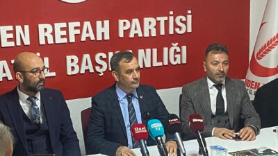 Yeniden Refah Partisi Yozgat İl Başkanı Süleyman Adıgözel, parti binasında