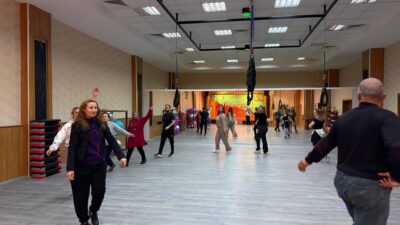 Yozgat Belediyesi bünyesinde kurulan Halk Dansları Ekibi, çalışmalarına başladı.