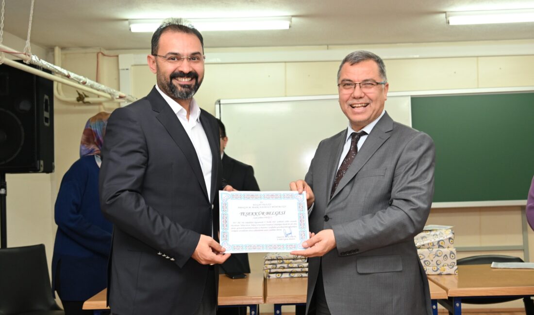 Yozgat M. Erdoğan Akdağ İlkokulu’nda düzenlenen “Ailem” dizisi yarışmasına katılan