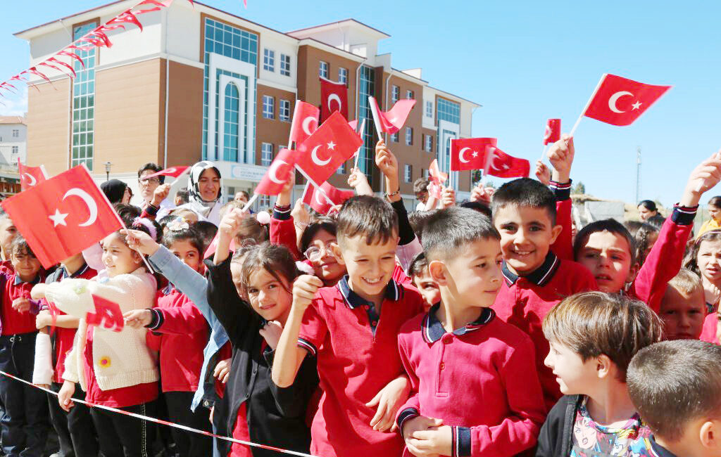 Milli Eğitim Bakanlığı (MEB), ilkokul birinci sınıflarda yaş farkından kaynaklanan