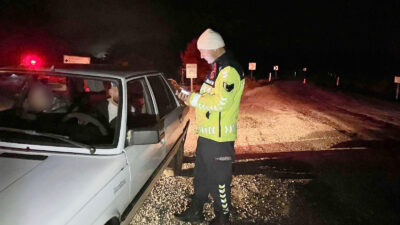 Akdağmadeni İlçe Jandarma Komutanlığı Trafik Jandarması ekiplerince yapılan denetimlerde, sürücü