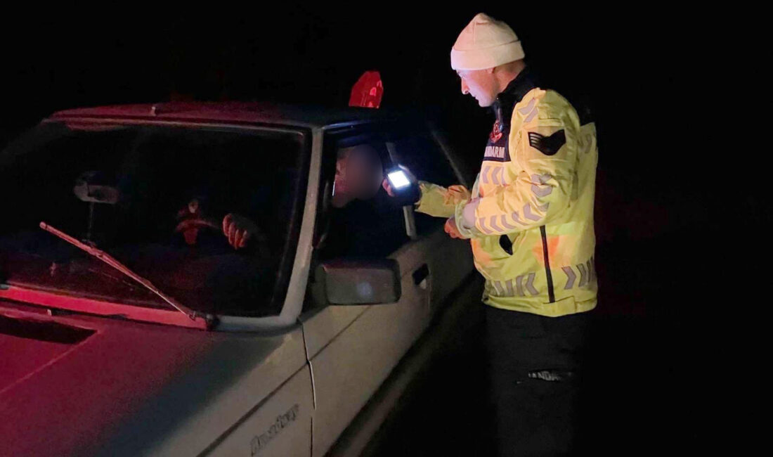 Akdağmadeni İlçe Jandarma Komutanlığı Trafik Jandarması ekipleri tarafından gerçekleştirilen denetimlerde,