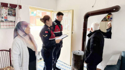 Çayıralan İlçe Jandarma Komutanlığı ekipleri kış mevsiminin başlamasıyla birlikte soba