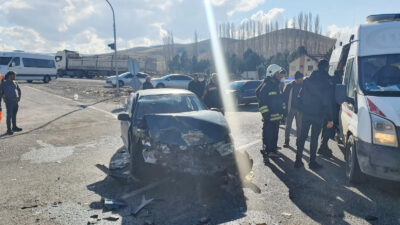 Yozgat’ta meydana gelen trafik kazasında bir takside bulunan 5 kişi