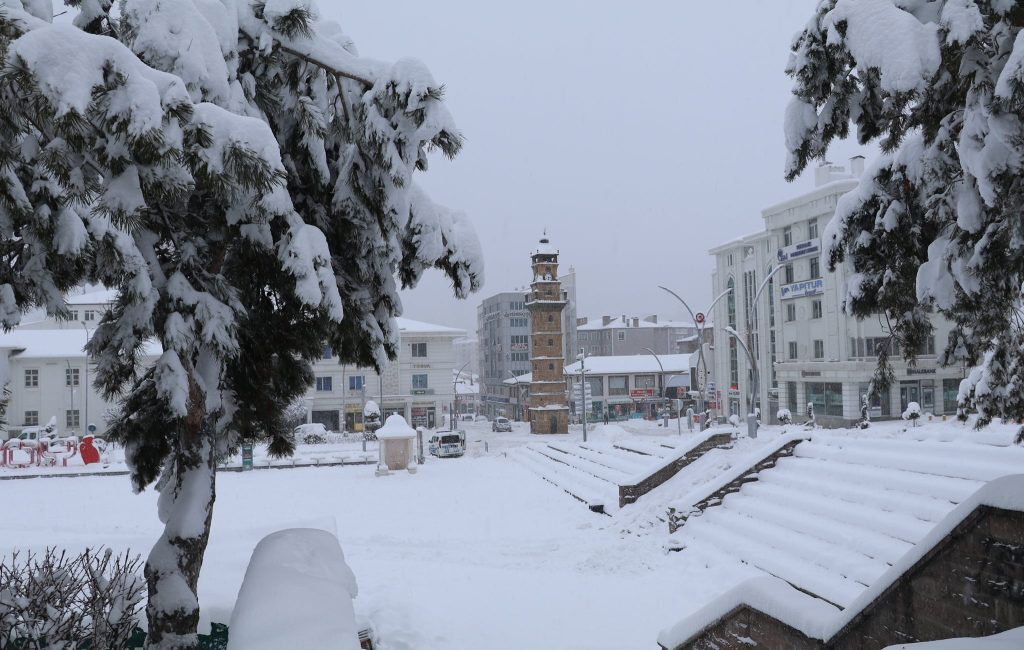 Yozgat’ta yeni hafta soğuk hava ile başladı. İl genelinde Perşembe