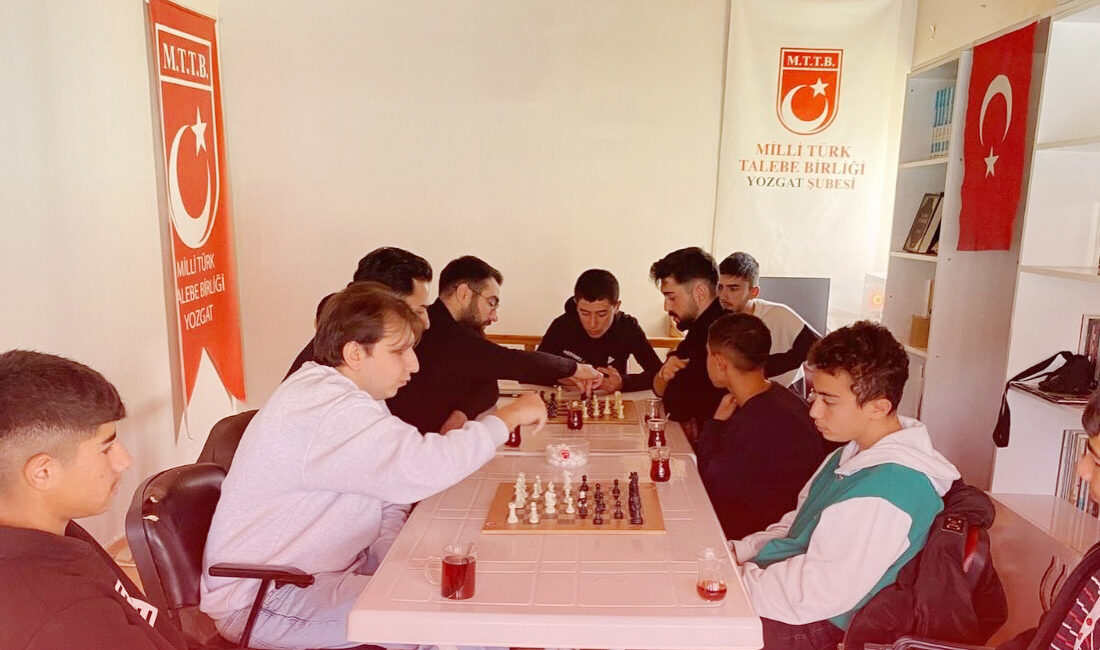 Milli Türk Talebe Birliği (MTTB) Yozgat Teşkilatı, il binasında gençlerin