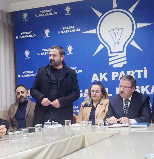 AK Parti Belediye Meclis Grup Başkanı Nuri Tinel, dün belediye