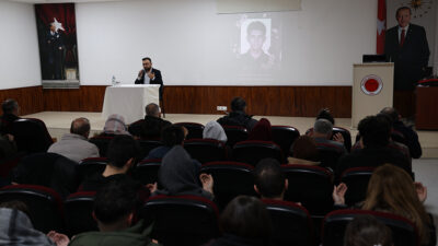 Yozgat Bozok Üniversitesi Eğitim Fakültesi İngilizce Öğretmenliği 3. sınıf öğrencisi