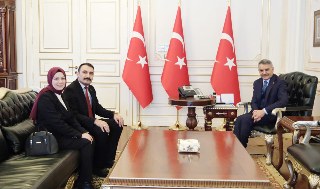 Yozgat’ta öğretmen olarak görev yaparken girdiği hâkim–savcılık sınavını başarıyla kazanarak