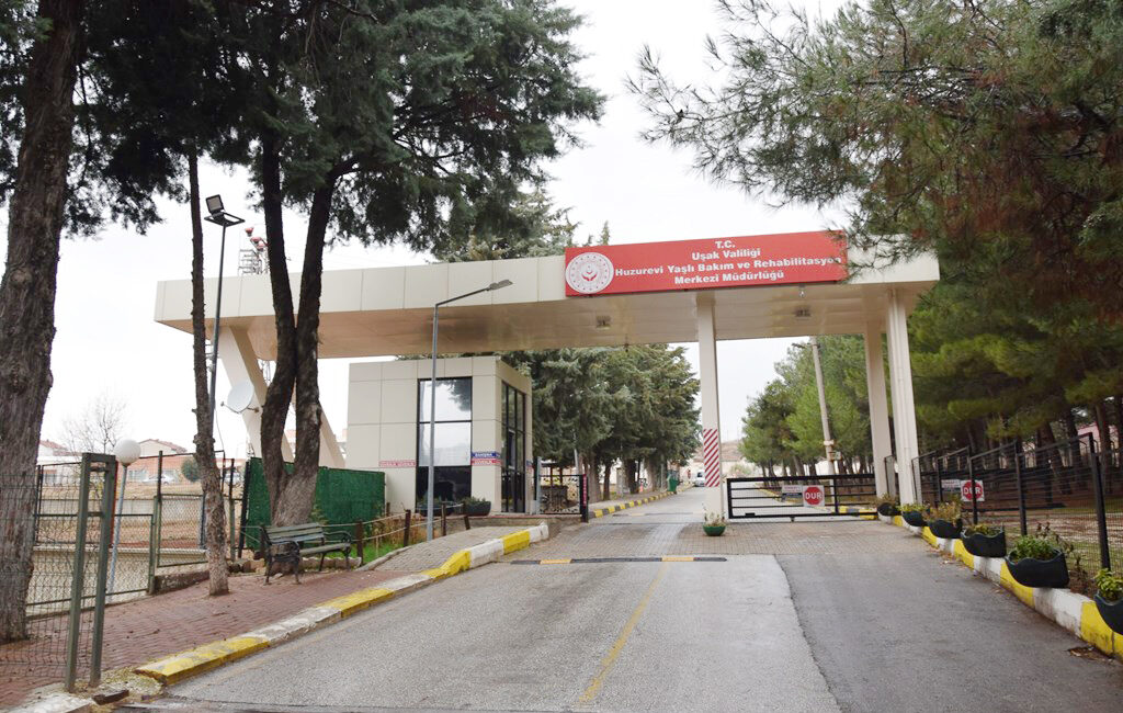 Aile ve Sosyal Hizmetler Bakanlığı, özel bireyler, yaşlılar, kadınlar ve