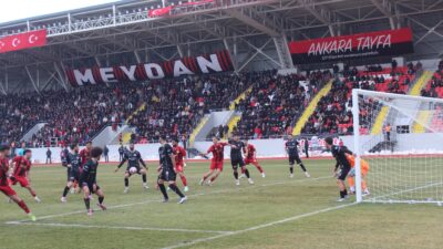 Yozgat Belediyesi Bozokspor, kendi sahasında konuk ettiği Zonguldakspor FK’ya son