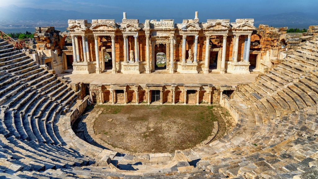 2026 yılıyla birlikte emeklilerin sosyal hayata katılımını artırmayı hedefleyen kapsamlı