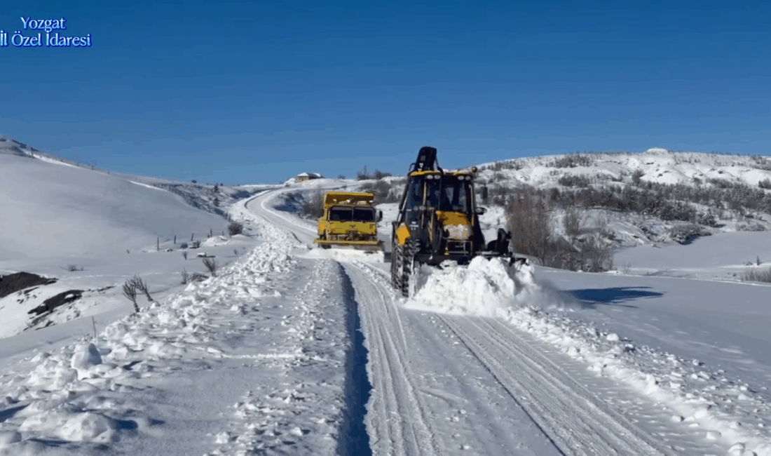 Yozgat İl Özel İdaresi ekipleri, etkili olan kar yağışının ardından