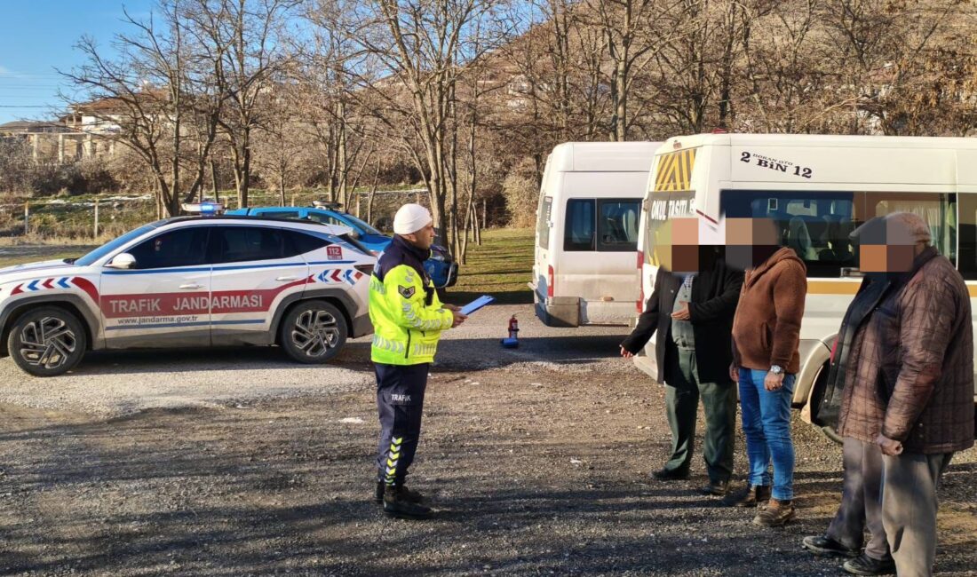 Yozgat İl Jandarma Komutanlığı, öğrencilerin güvenli bir şekilde taşınmasını sağlamak