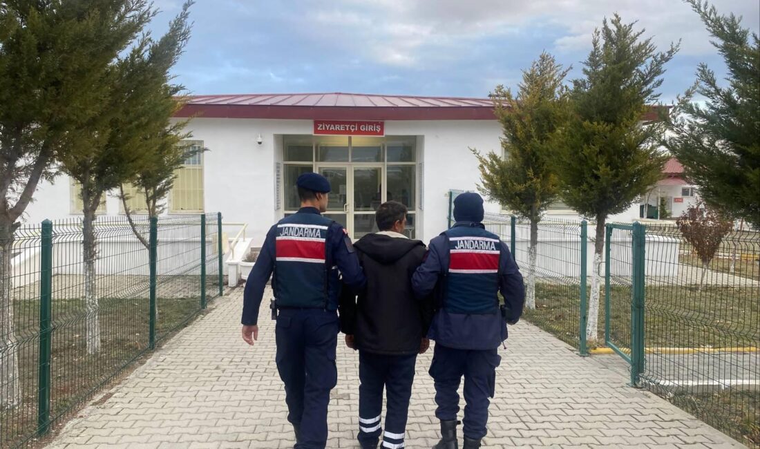 Yozgat İl Jandarma Komutanlığı’na bağlı ekipler, aranan şahısların yakalanmasına yönelik