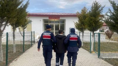 Yozgat İl Jandarma Komutanlığı’na bağlı ekipler, aranan şahısların yakalanmasına yönelik