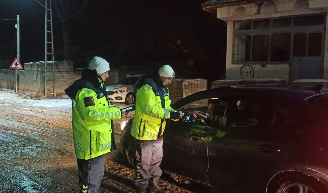 Yozgat İl Jandarma Komutanlığına bağlı Trafik Jandarma Timleri tarafından, yılbaşı