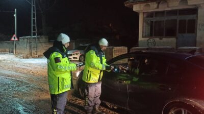 Yozgat İl Jandarma Komutanlığına bağlı Trafik Jandarma Timleri tarafından, yılbaşı