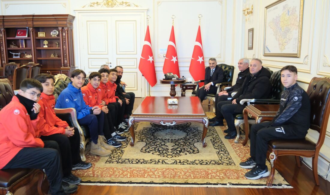 Deplasmanlı Akademi Ligi’nde mücadele eden Yozgat Belediyesi Bozokspor U14 Takımı