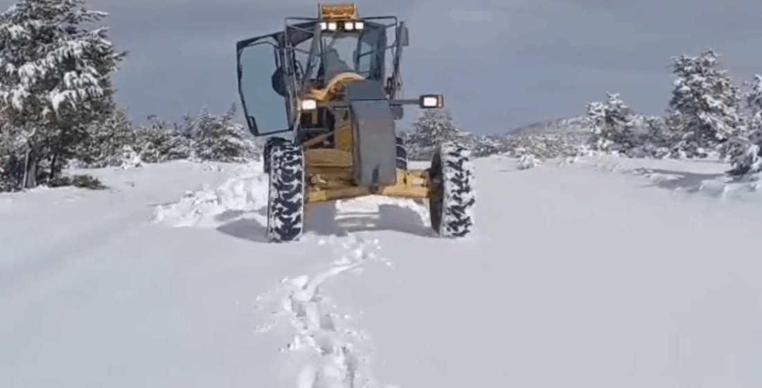 Yozgat’ta etkili olan kar yağışı nedeniyle, Yozgat İl Özel İdaresi,