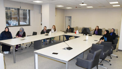 Yozgat Şehir Hastanesi’nde görev yapan onkoloji hemşirelerine yönelik olarak, Tıbbi