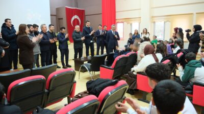 Gebze Fenerbahçeliler Derneği Başkanı Ümit Sarıtoprak ve yönetim kurulu üyeleri,