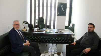 Yozgat Belediye Başkanı Kazım Arslan, gazetemiz Yeniufuk’a nezaket ziyaretinde bulundu.