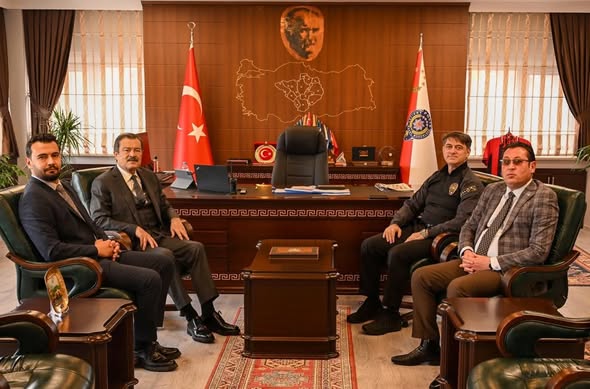 İYİ Parti Yozgat Milletvekili Lütfullah Kayalar, beraberinde İYİ Parti Yozgat