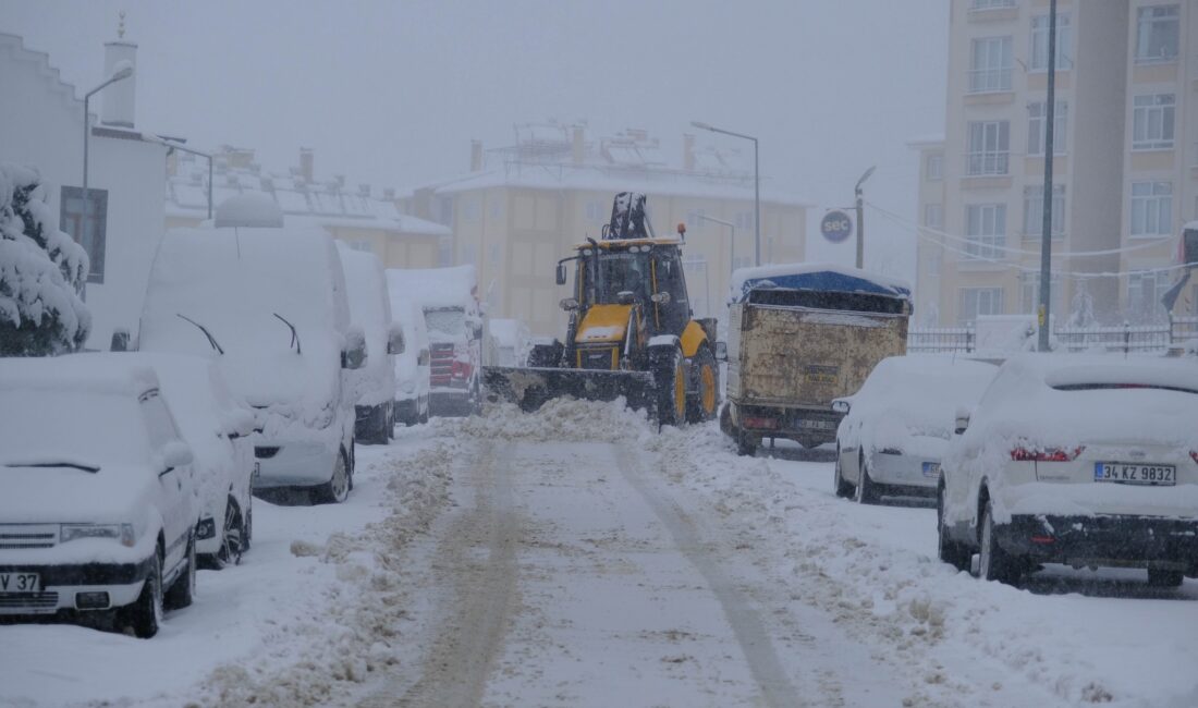 Nezih Yalçın, ilçede gece saatlerinden itibaren etkisini artırarak devam eden