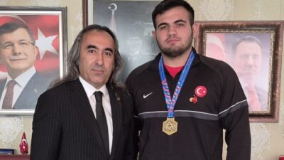 Ankara’da düzenlenen U20 Grekoromen Güreş Türkiye Şampiyonası’nda 130 kilogram kategorisinde