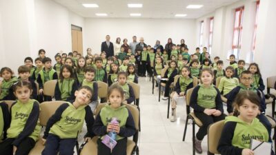 Yozgat Belediye Başkanı Kazım Arslan, Sakarya İlkokulu öğrencilerinin daveti üzerine