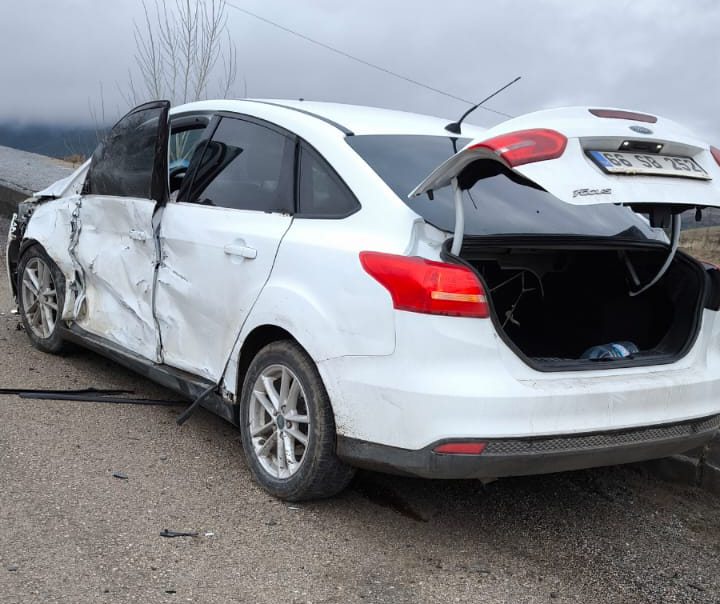 Yozgat’ta meydana gelen trafik kazasında 4 kişi yaralandı. Kaza, Taşocağı
