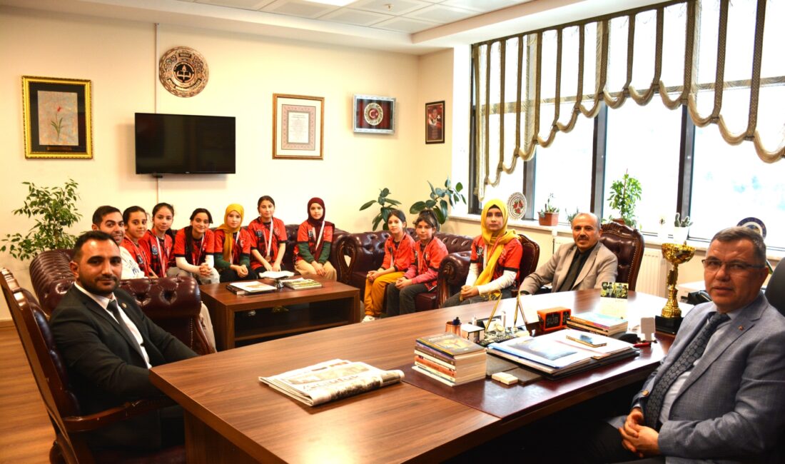 Saraykent ilçesine bağlı Çiçekli köyünde eğitim faaliyetlerini sürdüren Çiçekli Fatma