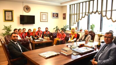 Saraykent ilçesine bağlı Çiçekli köyünde eğitim faaliyetlerini sürdüren Çiçekli Fatma