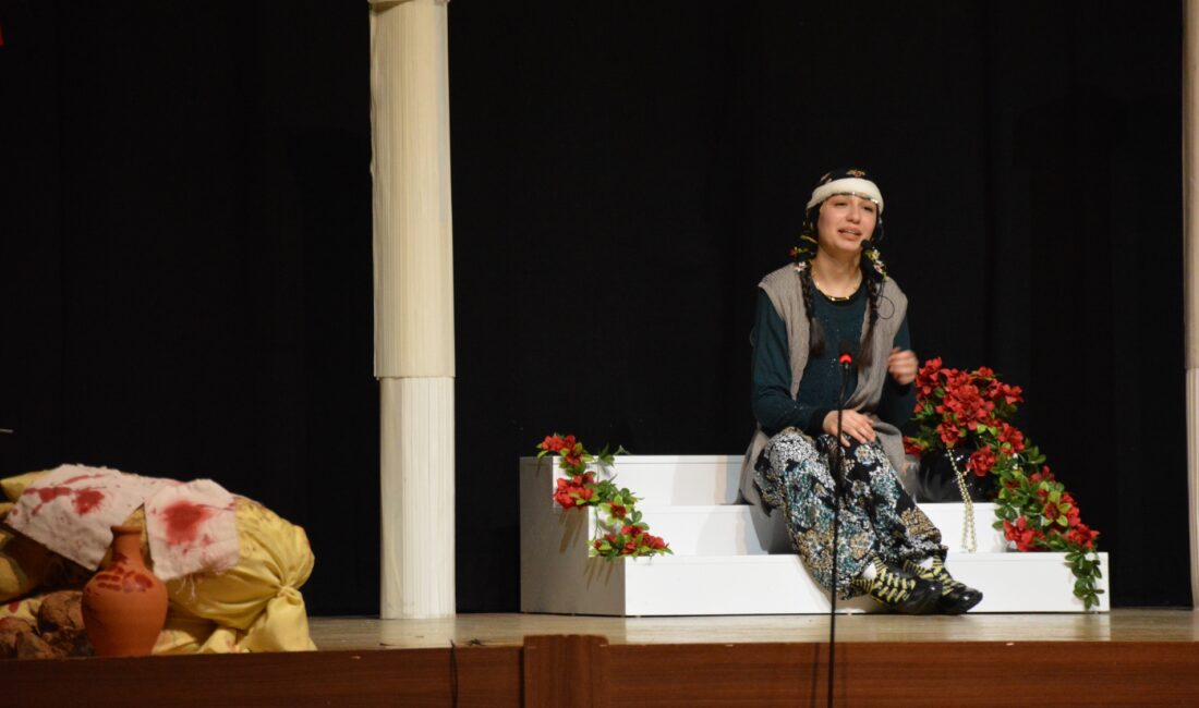 Yozgat Erdoğan Akdağ Fen Lisesi öğrencileri tarafından tiyatro festivali kapsamında