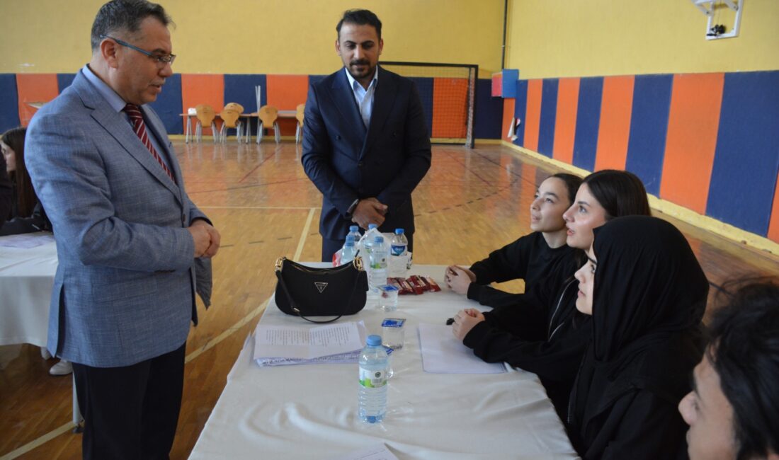 Yozgat’ta düzenlenen “Korkma, Gençliğin Ruhu Burada” temalı bilgi yarışmasının il