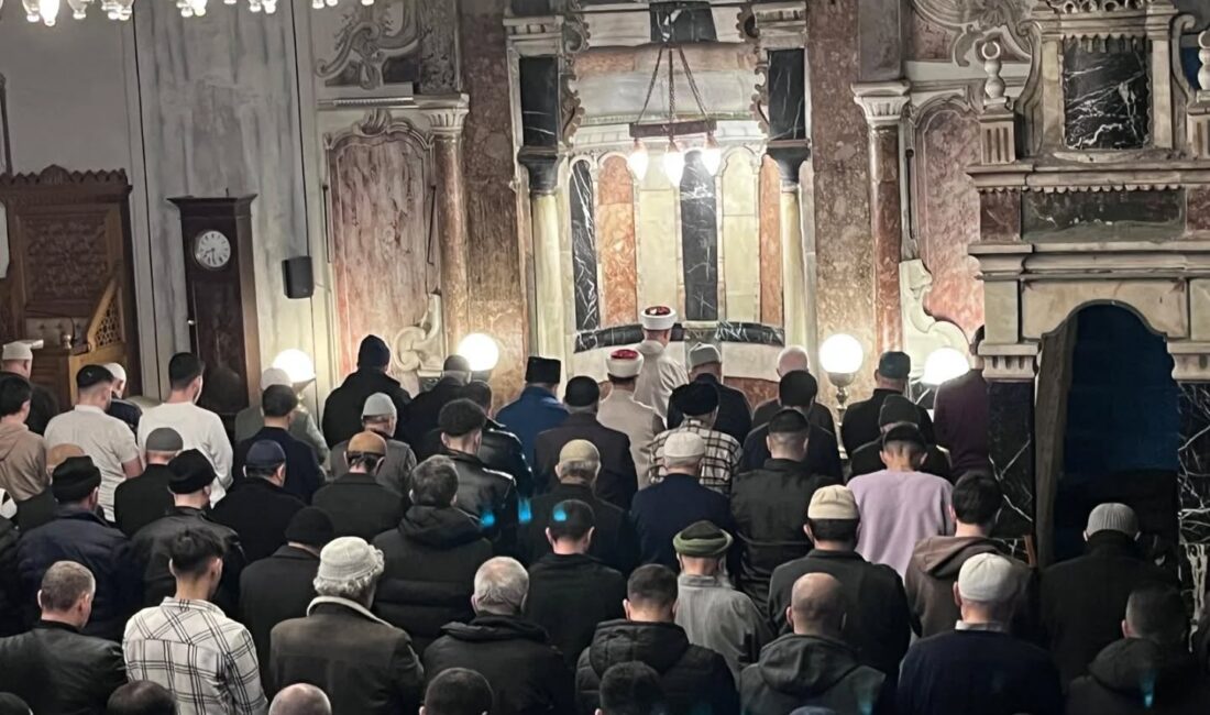 İslam aleminin kutsal ayı, on bir ayın sultanı Ramazan'ın ilk